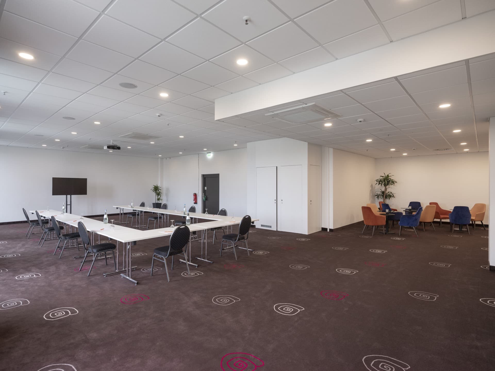 MOA_Meet_14_U_Form_Lounge-1