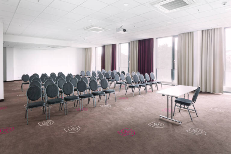 2. MOA 14 Stuhlreihen 50PAX