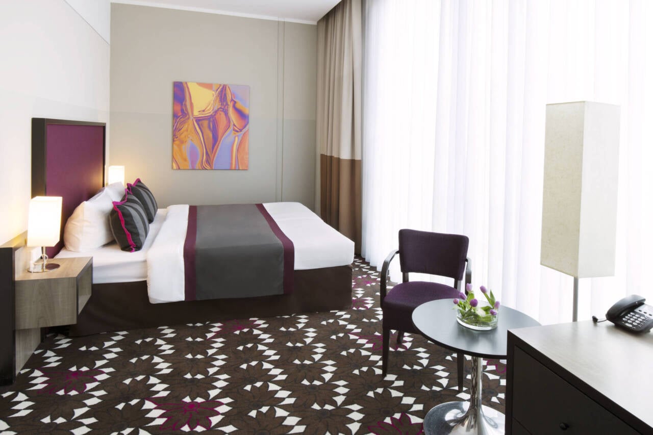 Zimmer mit Bett im MOA Berlin
